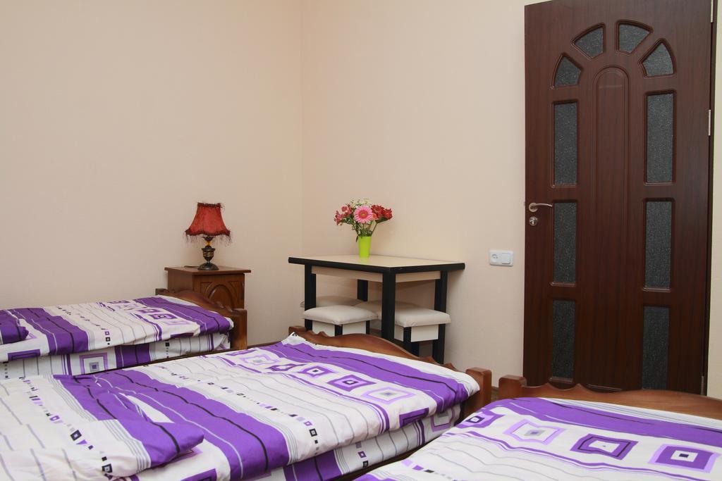 Inter Boutique Hotel Ереван Стая снимка