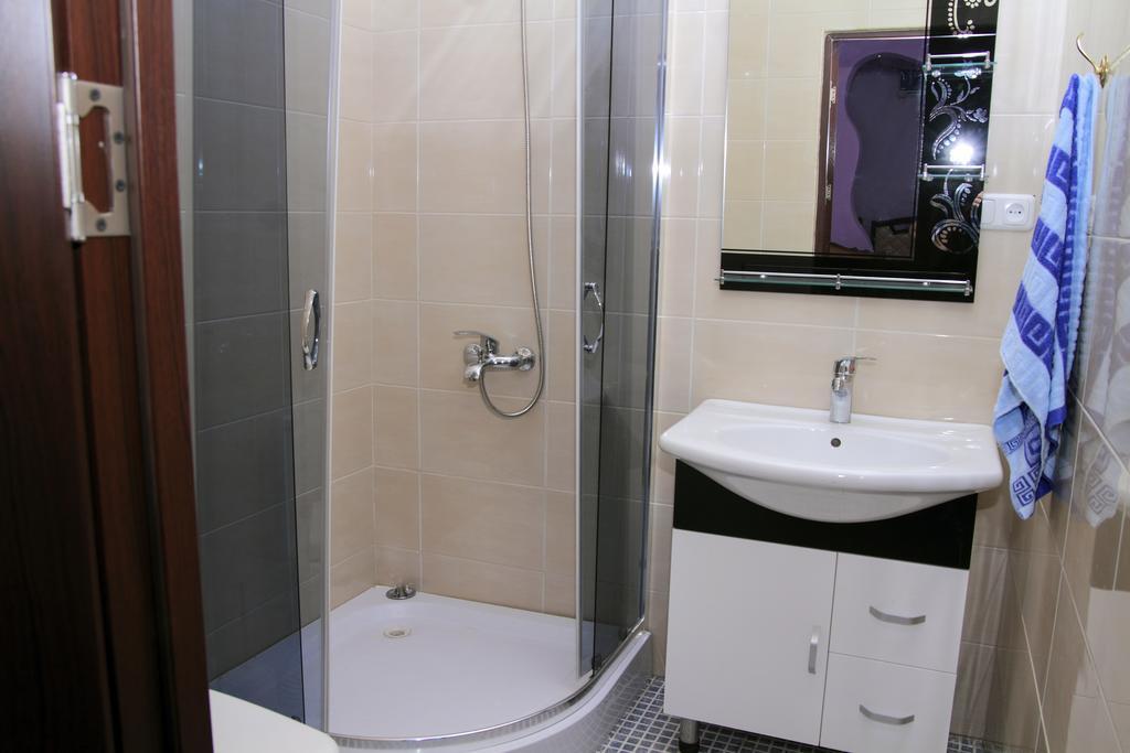 Inter Boutique Hotel Ереван Стая снимка