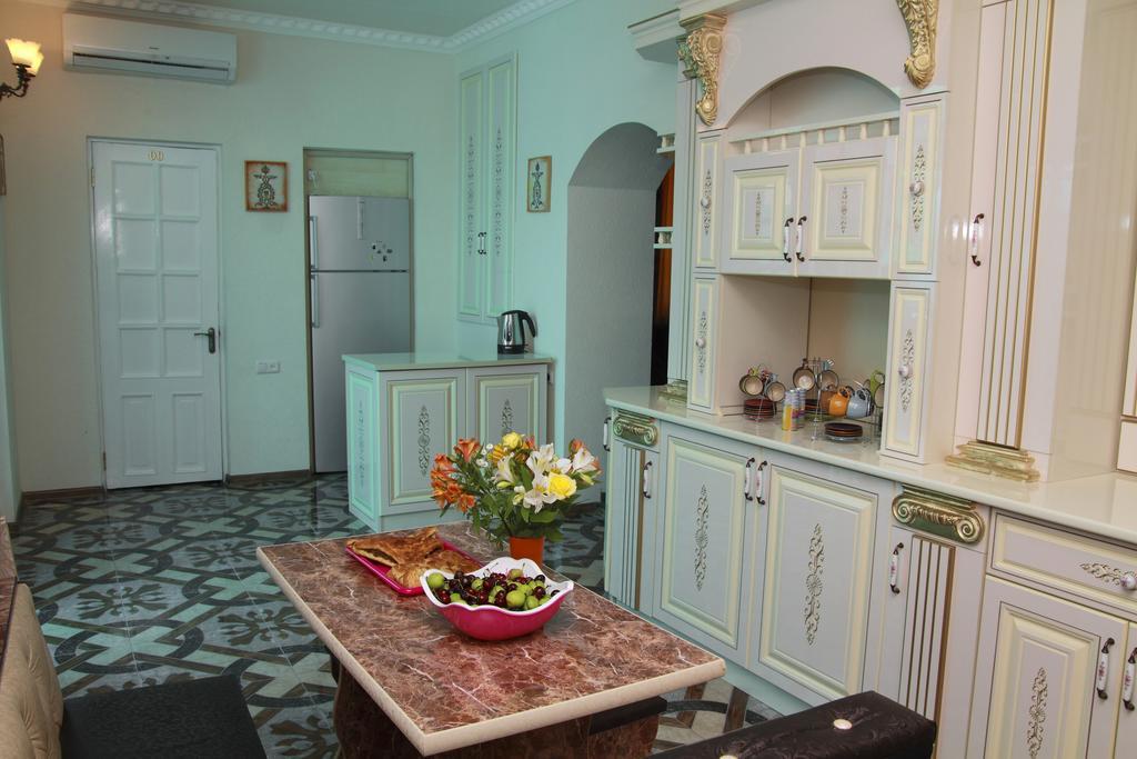 Inter Boutique Hotel Ереван Стая снимка